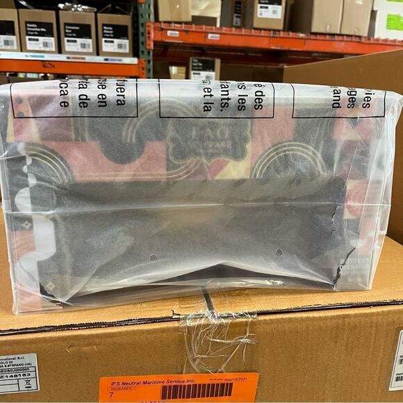 FAO Schwarz RC Construction Gripper Bot Animated Robotic Builder With Remote - Picture 8 of 8